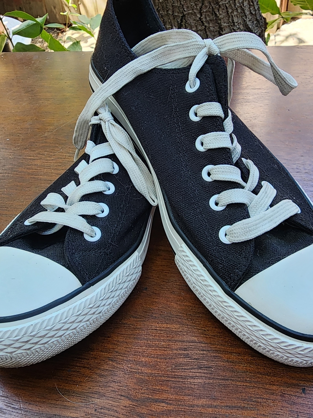 Insekta Black Canvas Low Top Lace Up Sneakers White Toe Cap [8]